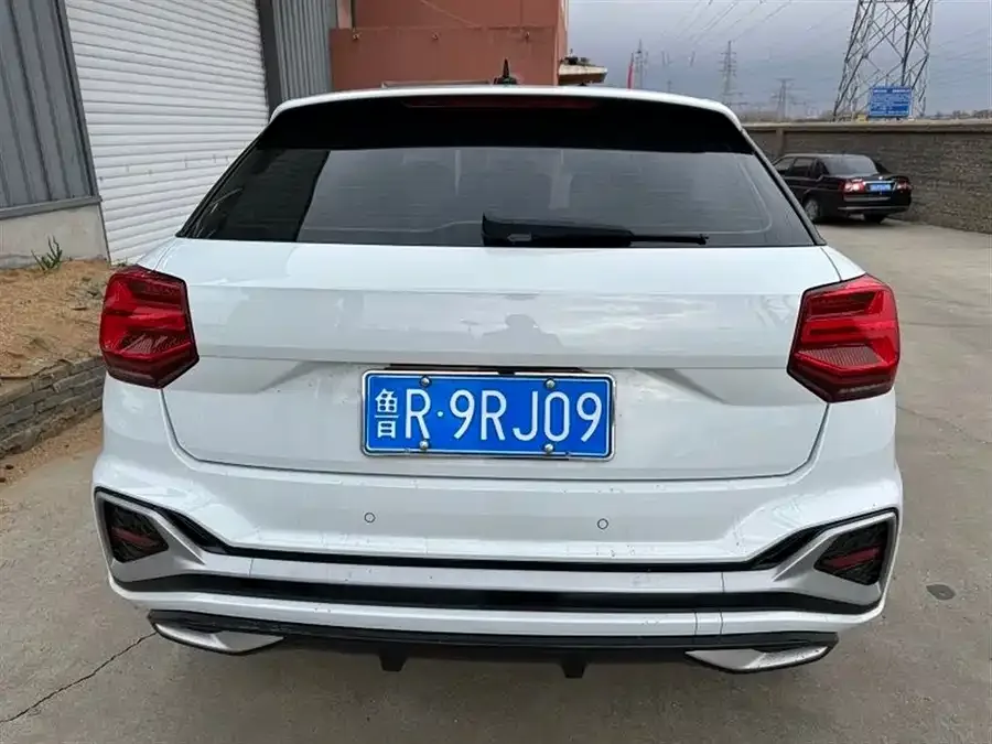 Audi Q2L 2022 35 TFSI aggressive and dynamic model 2022 — миниатюра 2