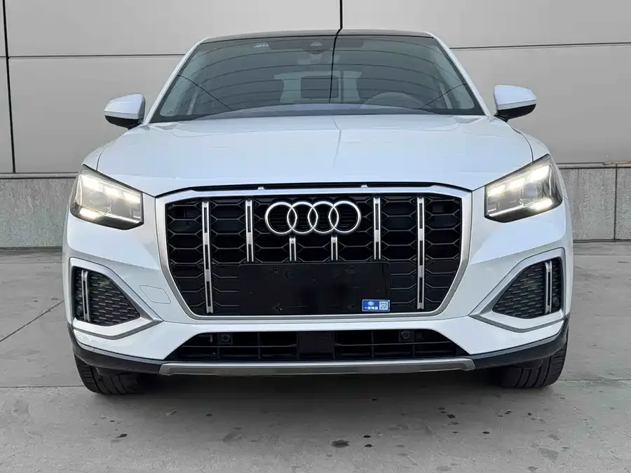 Audi Q2L 2022 35 TFSI Fashionable and Elegant 2022 — миниатюра 2