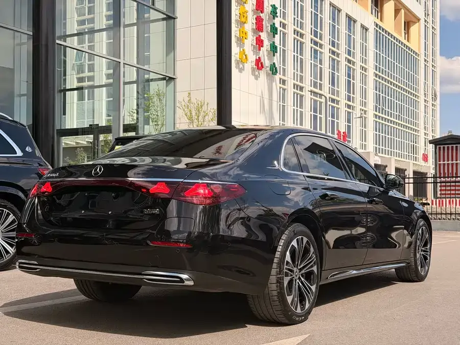Mercedes-Benz E-class new energy Mercedes-Benz E-Class New Energy 2024 E 350 e L Plug-in Hybrid Sedan 2024 — миниатюра 3