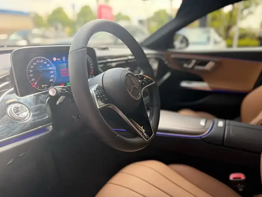 Mercedes-Benz E-class new energy Mercedes-Benz E-Class New Energy 2024 E 350 e L Plug-in Hybrid Sedan 2024 — миниатюра 4