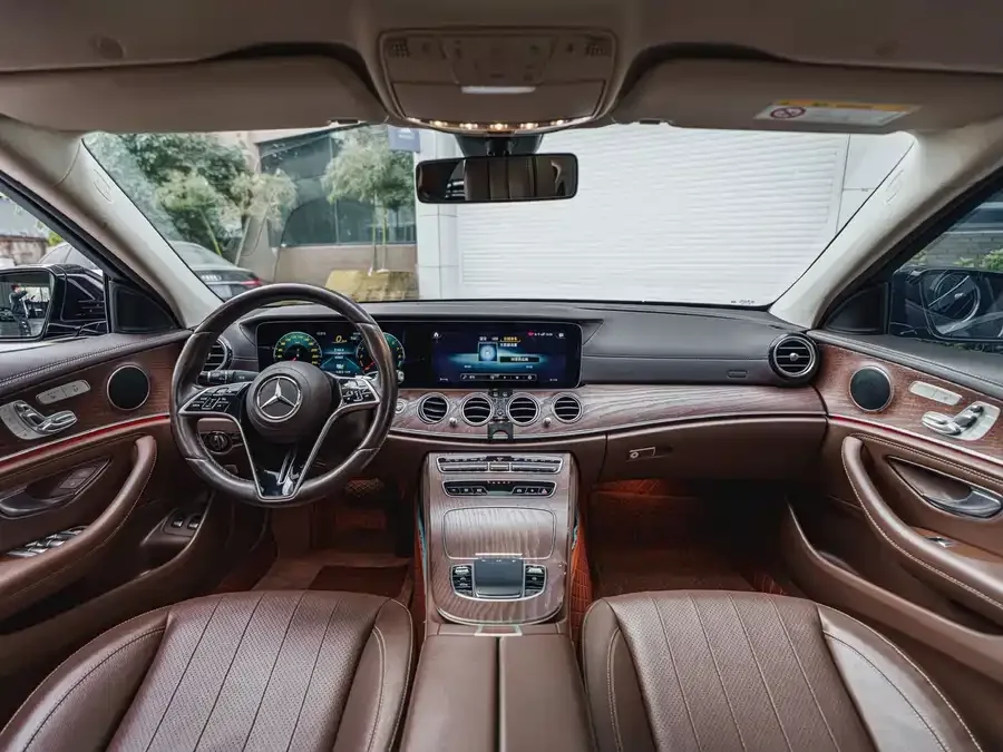 Mercedes-Benz E-class new energy Mercedes-Benz E-Class New Energy 2022 E 350 e L Plug-in Hybrid Sedan 2022 — миниатюра 4