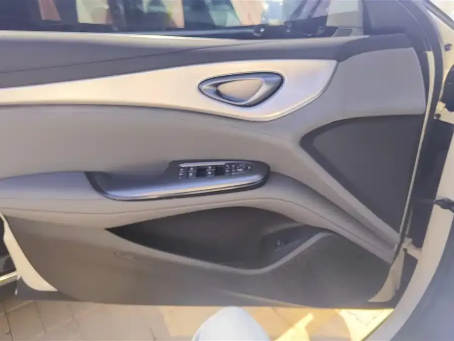 BYD seal 07 DM-i Seal 07 DM-i 2025 DM-i 1.5L 125km Luxury 2025 — миниатюра 4