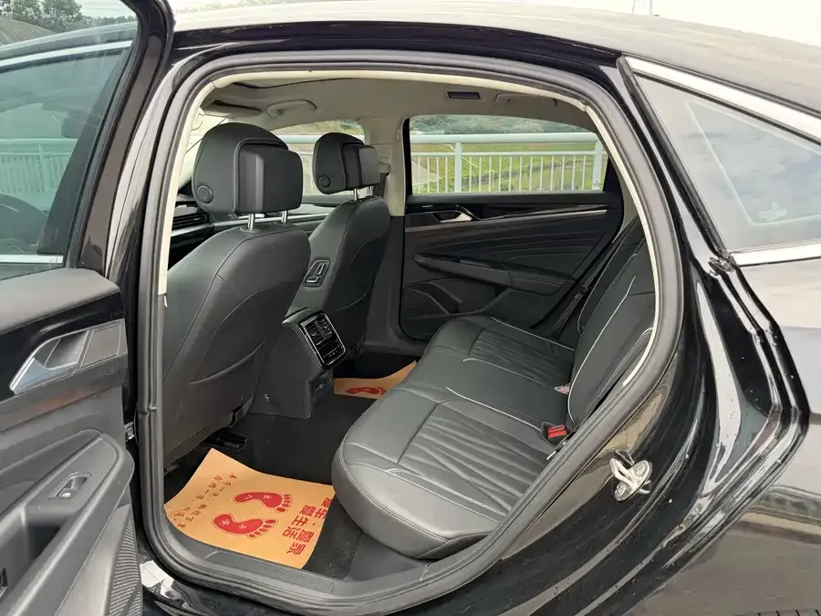 Volkswagen Passat Passat 2024 380TSI Deluxe Edition 2024 — миниатюра 2