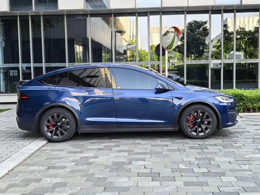 Tesla Model X Model X 2023 Tri-Motor All-Wheel Drive Plaid Edition 2023 — миниатюра 2