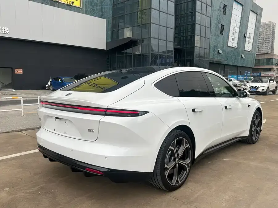 NIO ET5 NIO ET5 2025 100kWh 2026 — миниатюра 3