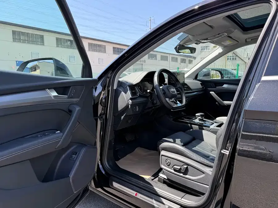Audi Q5L 2022 40T luxury and dynamic model 2022 — миниатюра 4