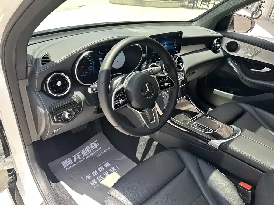 Mercedes-Benz GLC Coupe Mercedes-Benz GLC coupe 2022 facelift GLC 260 4MATIC coupe SUV 2022 — миниатюра 4