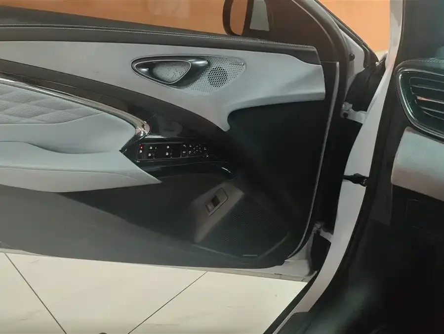 BYD seal Haibao 2022 700km long-range rear-wheel drive version 2023 — миниатюра 4