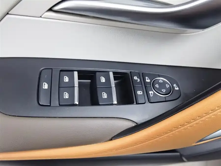 BYD Song Pro New Energy Song Pro New Energy 2022 DM-i 110km Flagship Pro 2023 — миниатюра 3
