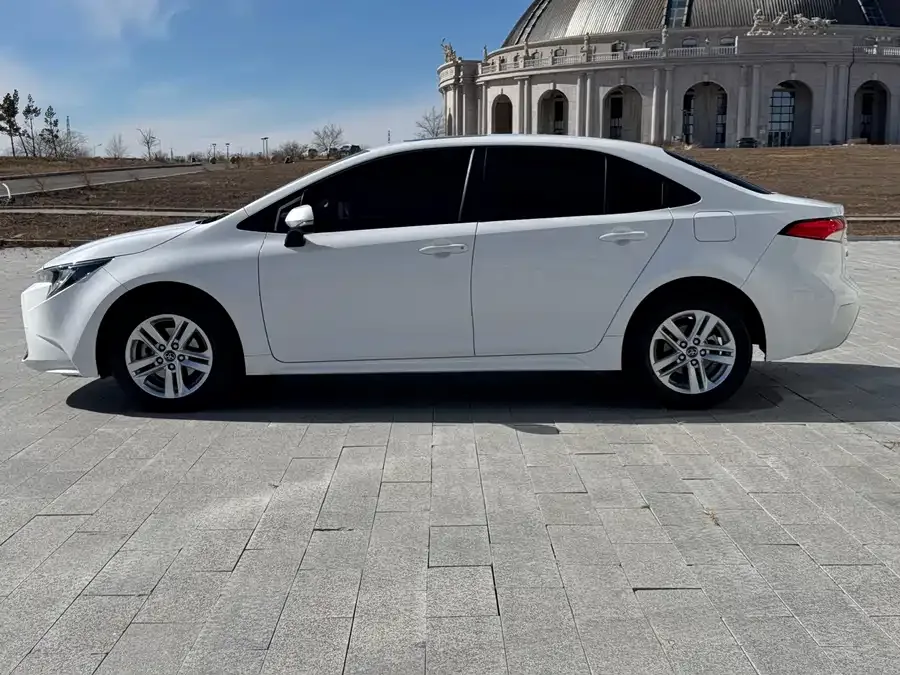 Toyota Levin 2022 Lelink 185T CVT Luxury Edition 2022 — миниатюра 2