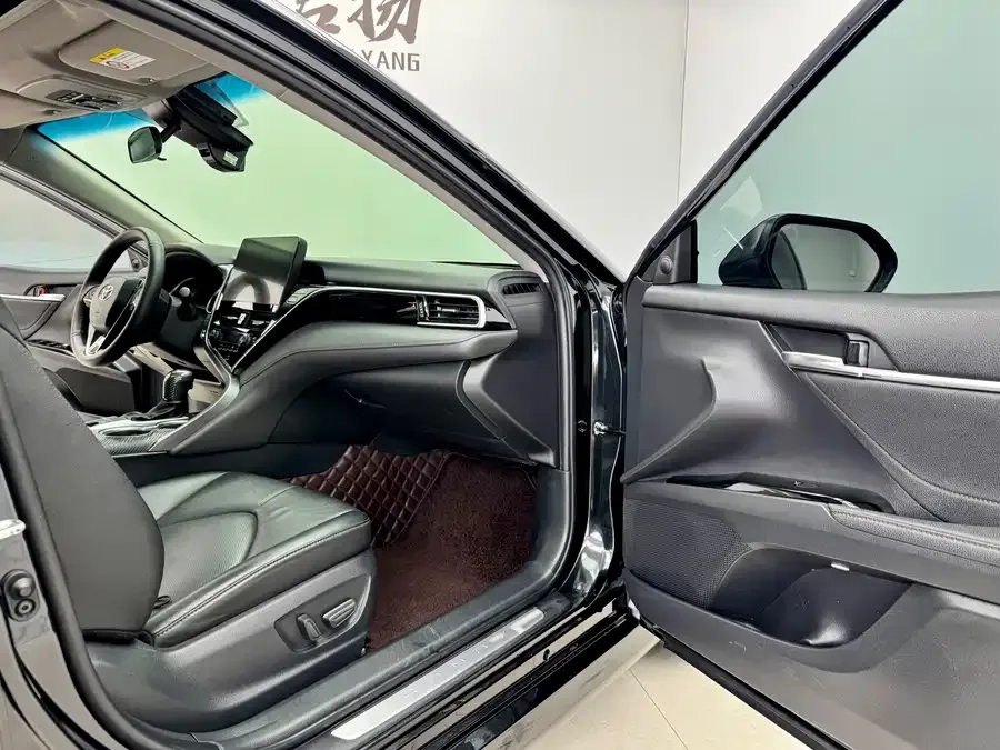 Toyota Camry Camry 2021 2.0G Deluxe Edition 2023 — миниатюра 4