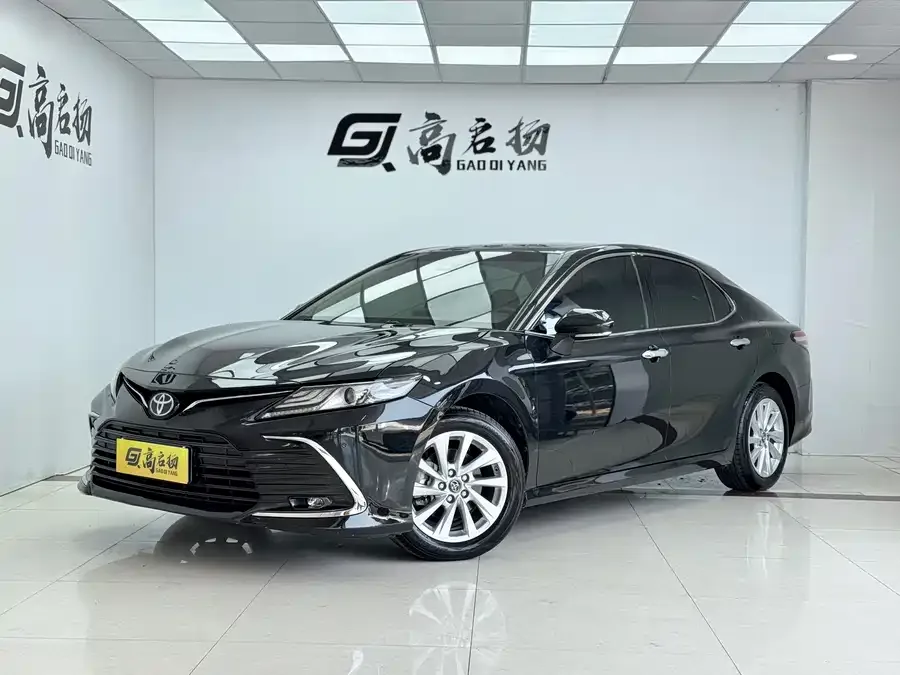 Toyota Camry Camry 2021 2.0G Deluxe Edition 2023 — фото 1, купить с доставкой в Москву