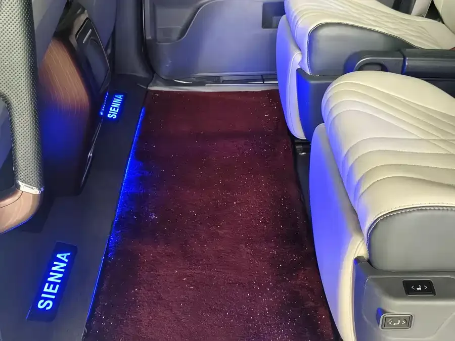Toyota Sienna SIENNA 2024 2.5L Hybrid Comfort Edition 2024 — миниатюра 3