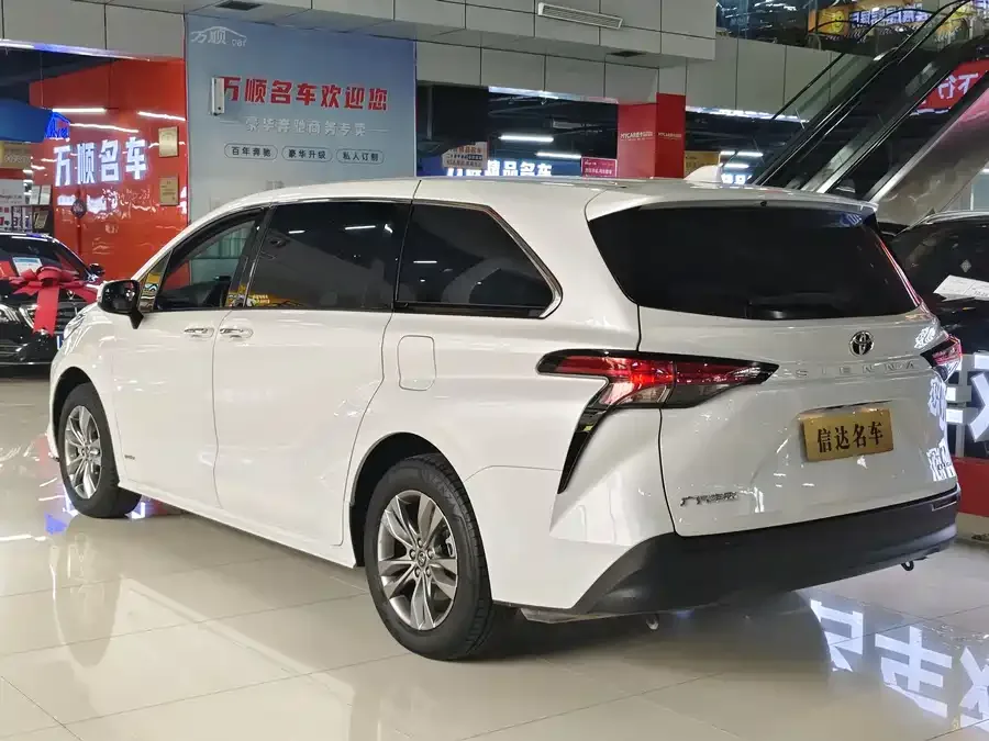 Toyota Sienna SIENNA 2024 2.5L Hybrid Comfort Edition 2024 — миниатюра 5