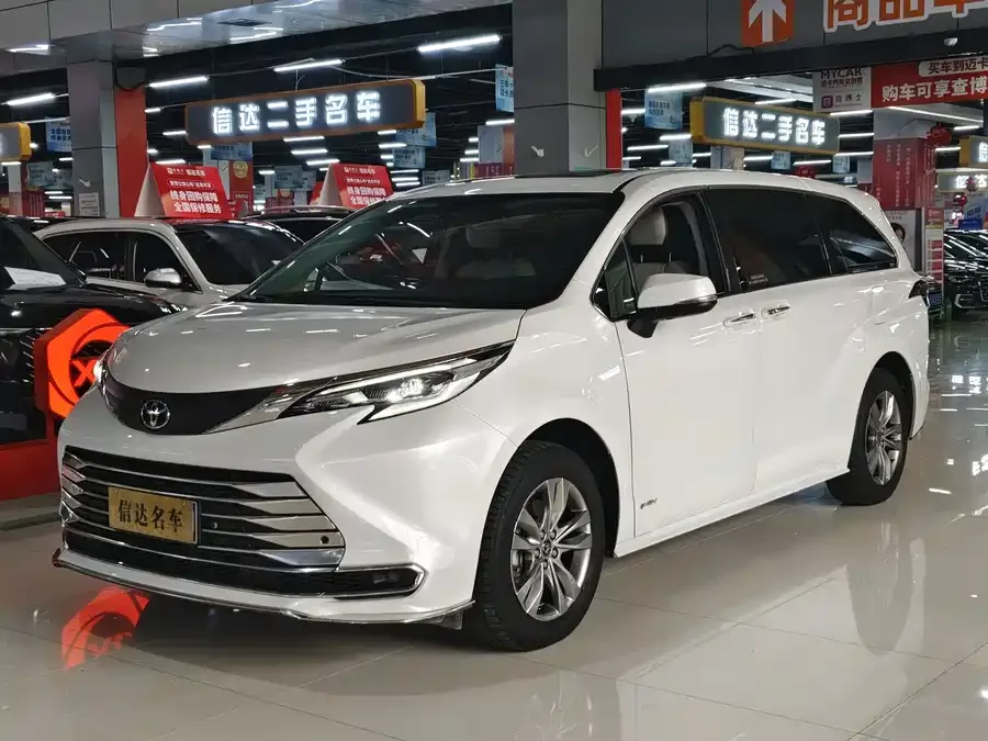 Toyota Sienna 2024