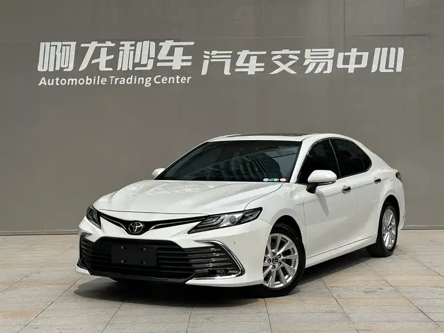 Toyota Camry Camry 2021 2.0G Deluxe Edition 2022 — фото 1, купить с доставкой в Москву