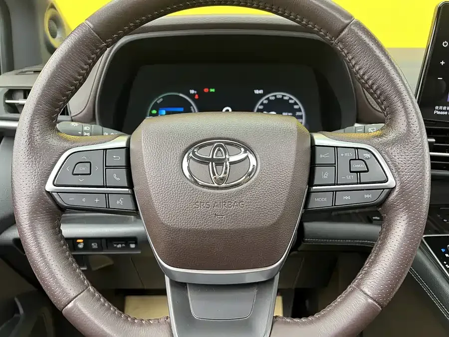 Toyota Sienna SIENNA 2023 2.5L Hybrid Platinum Edition 2024 — миниатюра 5