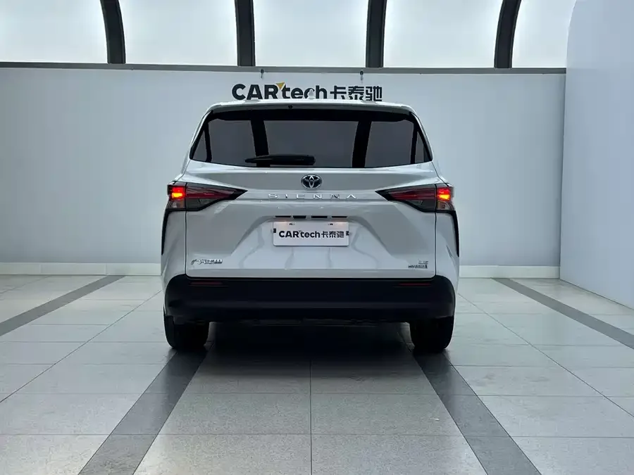 Toyota Sienna SIENNA 2023 2.5L Hybrid Comfort Edition 2023 — миниатюра 3