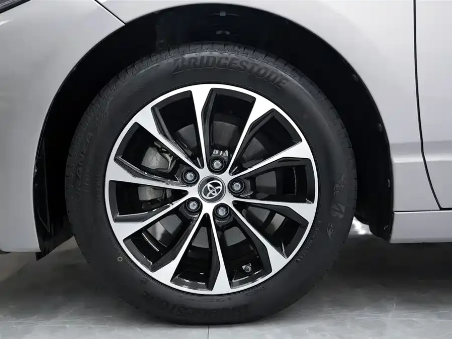 Toyota Avalon Avalon 2023 2.0L Luxury Edition 2024 — миниатюра 2