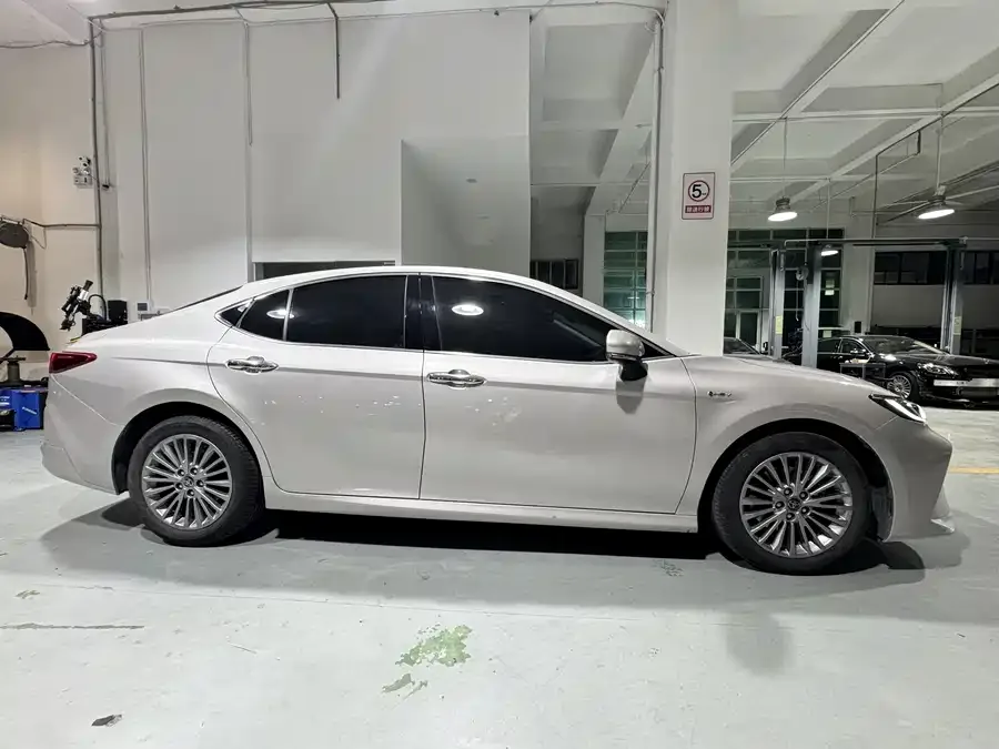 Toyota Camry Camry 2024 Hybrid 2.0HGVP Luxury Edition 2024 — миниатюра 2