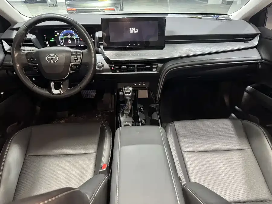 Toyota Camry Camry 2024 Hybrid 2.0HGVP Luxury Edition 2024 — миниатюра 3
