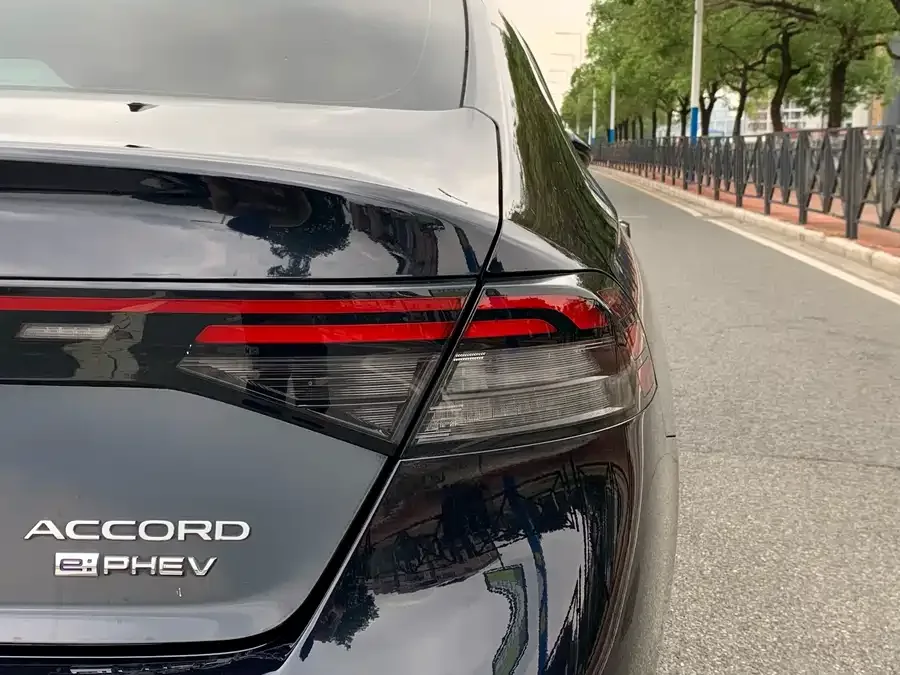 Honda Accord New Energy Accord New Energy 2023 2.0L e:PHEV Luxury Edition 2025 — миниатюра 3