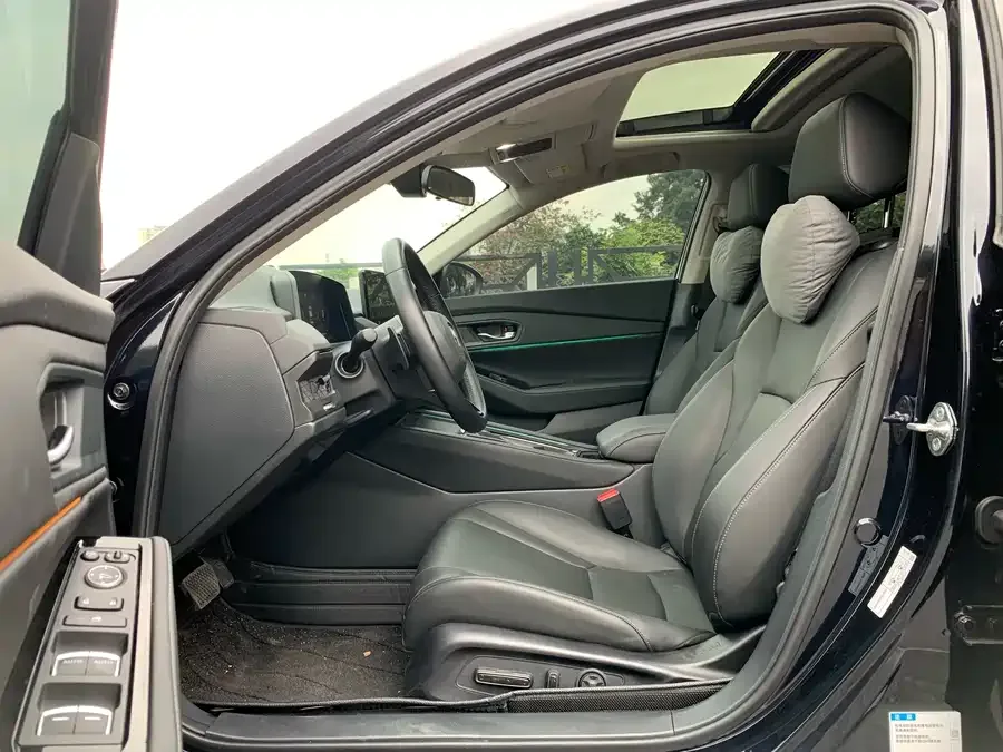 Honda Accord New Energy Accord New Energy 2023 2.0L e:PHEV Luxury Edition 2025 — миниатюра 4