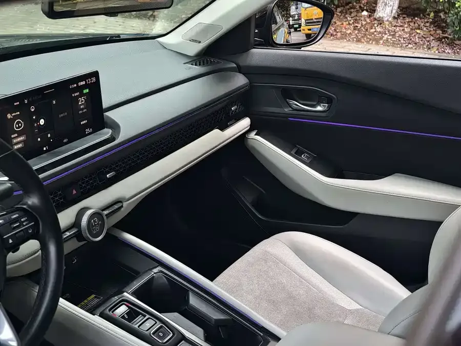Honda Accord New Energy Accord New Energy 2023 2.0L e:PHEV Flagship Edition 2023 — миниатюра 3