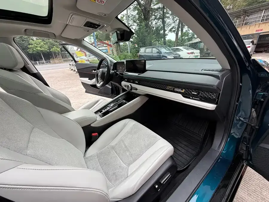 Honda Accord New Energy Accord New Energy 2023 2.0L e:PHEV Flagship Edition 2023 — миниатюра 3