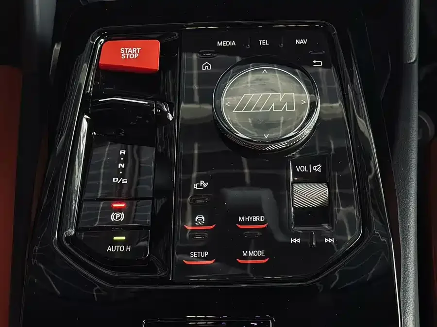 BMW M5 New Energy 2025 M5 2024 — миниатюра 3