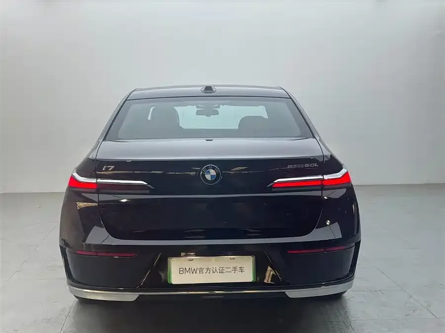 BMW i7 2023 eDrive50L Exclusive Luxury Package 2025 — миниатюра 2