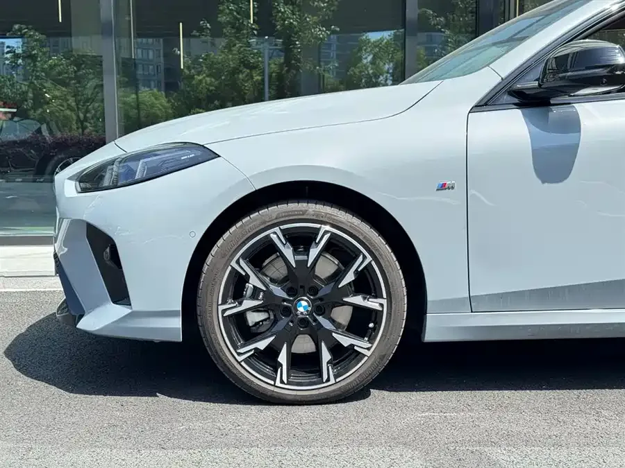 BMW 2 series BMW 2 Series 2025 225L M Sport Night Edition 2025 — миниатюра 4