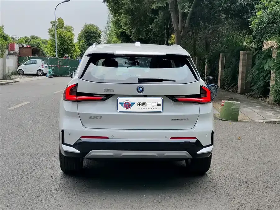 BMW iX1 2025 eDrive25L X Design Package 2026 — миниатюра 2
