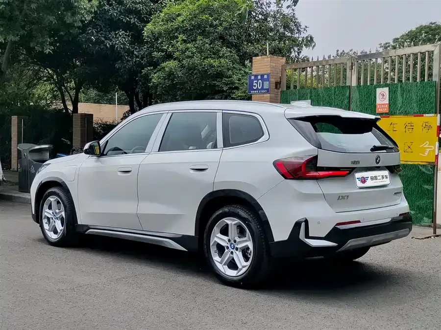 BMW iX1 2025 eDrive25L X Design Package 2026 — миниатюра 4