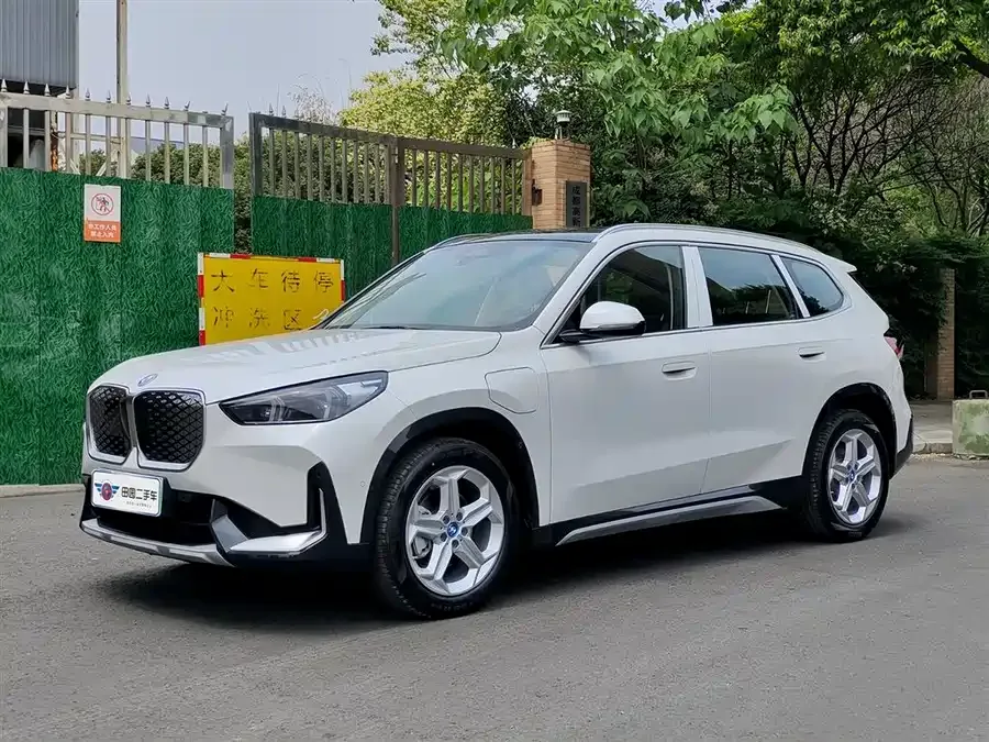 BMW iX1 2025 eDrive25L X Design Package 2026 — фото 1, купить с доставкой в Москву