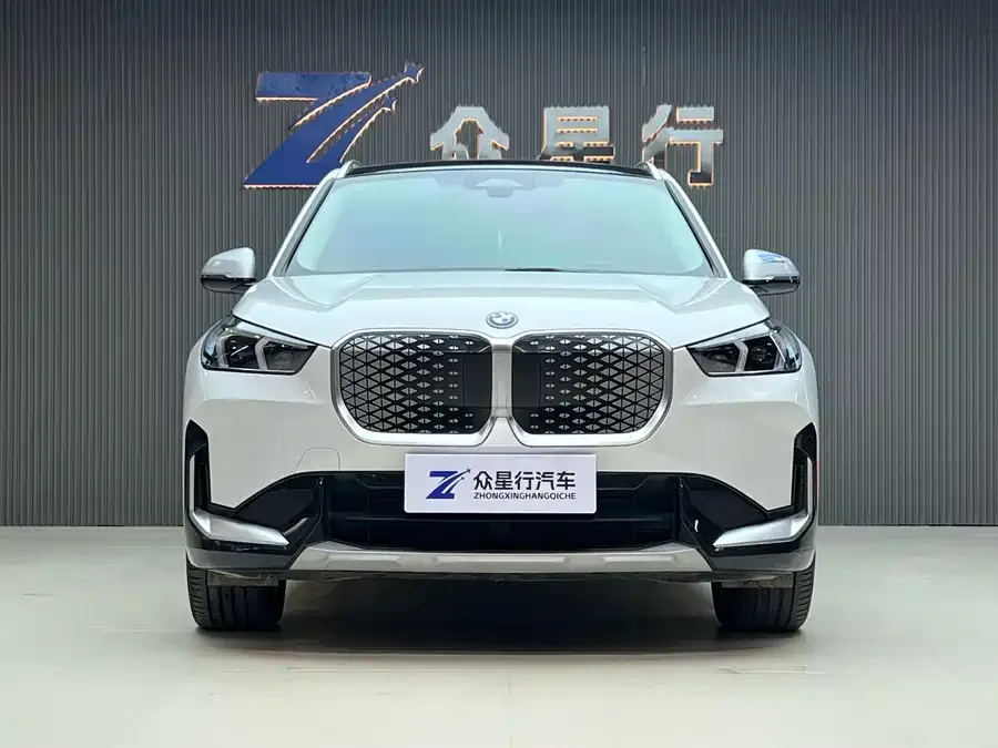BMW iX1 2023 eDrive25L X Design Package 2026 — миниатюра 2