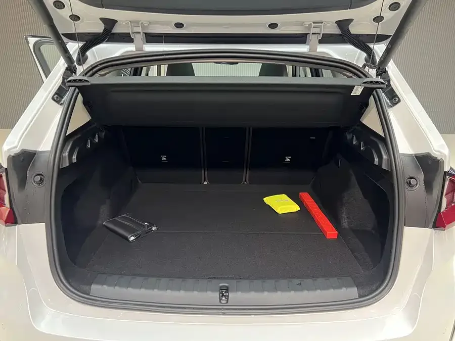 BMW iX1 2023 eDrive25L X Design Package 2026 — миниатюра 3