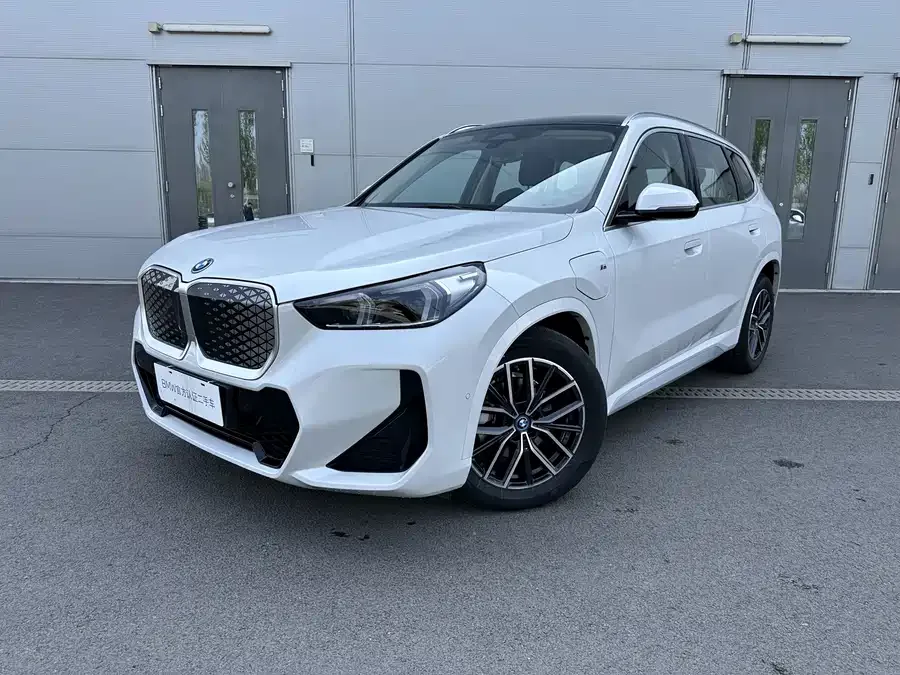 BMW iX1 2025 eDrive25L M Sport Package 2025 — фото 1, купить с доставкой в Москву