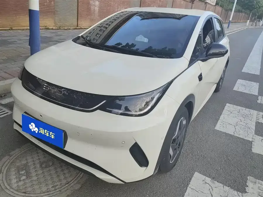 BYD Dolphin Dolphin 2025 Smart Driving Edition 420km Free Edition 2026 — фото 1, купить с доставкой в Москву