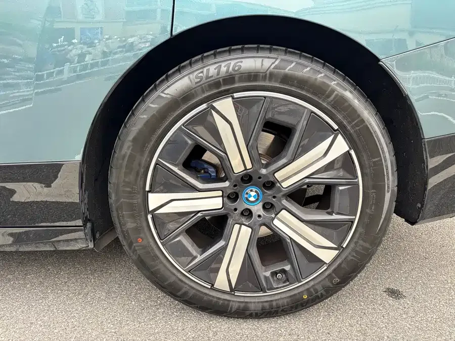 BMW iX 2022 xDrive40 2022 — миниатюра 2