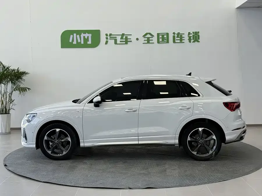Audi Q3 2022 35 TFSI Fashionable and Dynamic 2023 — миниатюра 3