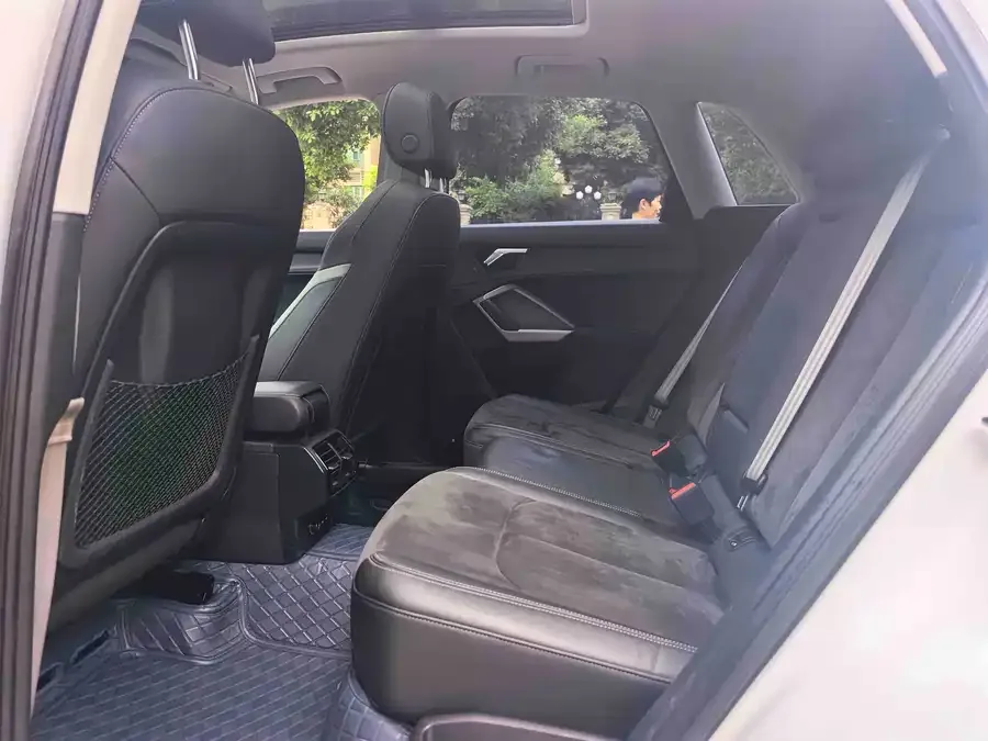 Audi Q3 2022 35 TFSI aggressive and dynamic model 2022 — миниатюра 5