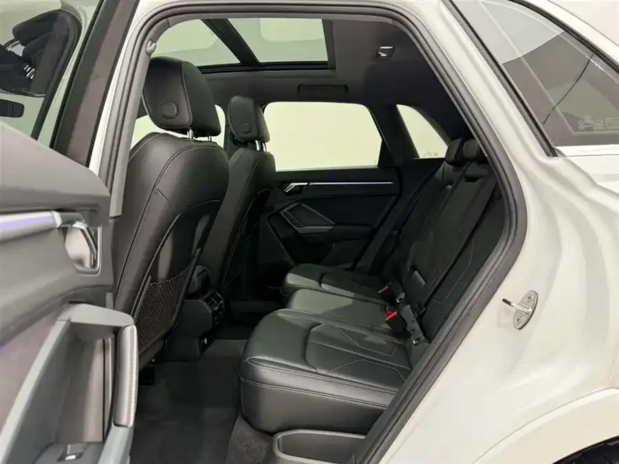 Audi Q3 2024 35 TFSI Fashion Dynamic Edition 2023 — миниатюра 5