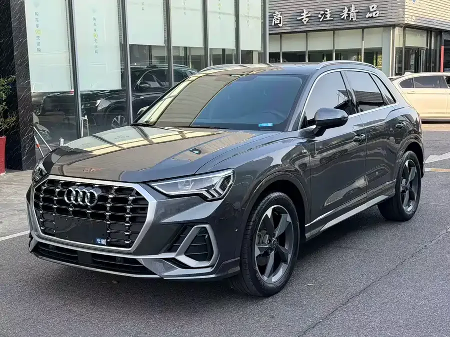 Audi Q3 2022 35 TFSI Fashionable and Dynamic 2022 — фото 1, купить с доставкой в Москву
