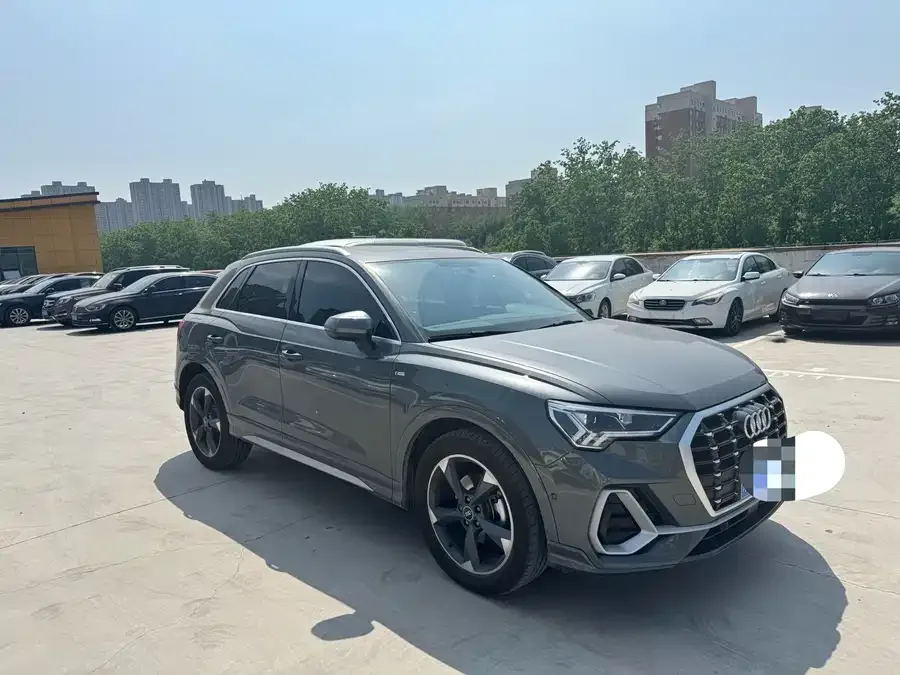 Audi Q3 2023 35 TFSI Fashion Dynamic Edition (1.5T) 2023 — миниатюра 3