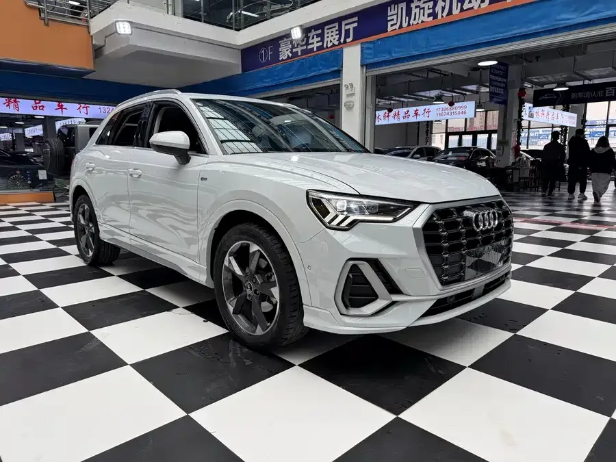Audi Q3 2022 35 TFSI Fashionable and Dynamic 2022 — миниатюра 3