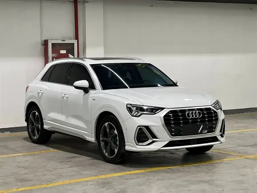 Audi Q3 2022 35 TFSI Fashionable and Dynamic 2022 — миниатюра 3