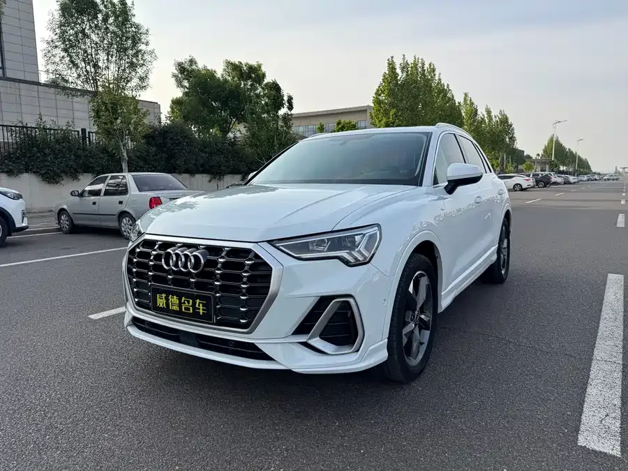 Audi Q3 2022 35 TFSI Fashionable and Dynamic 2022 — фото 1, купить с доставкой в Москву