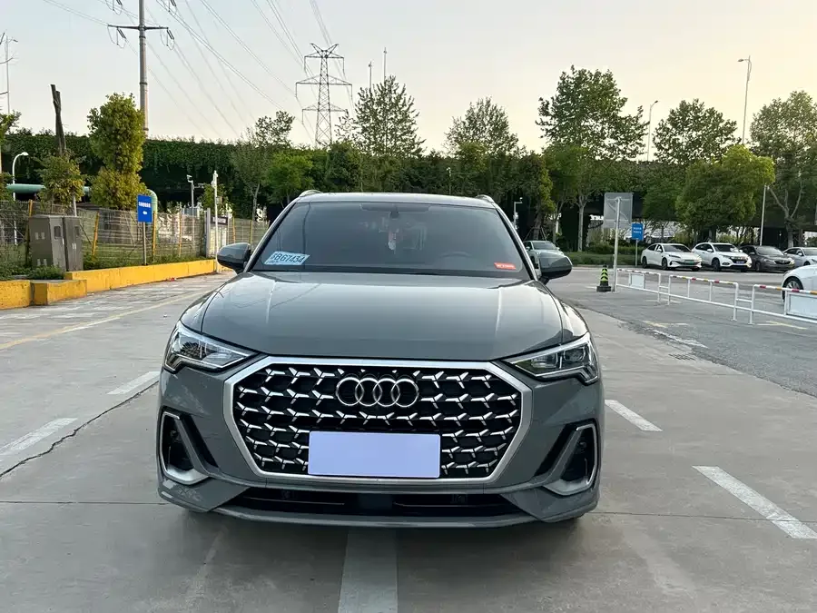 Audi Q3 2024 35 TFSI Fashion Dynamic Edition 2024 — миниатюра 3