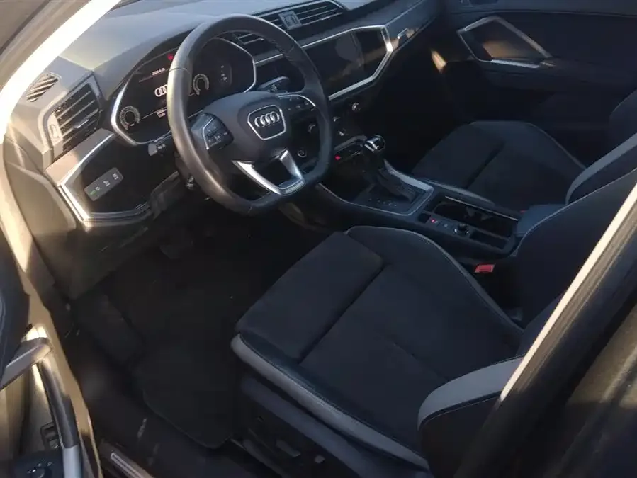 Audi Q3 2023 35 TFSI Fashion Dynamic Edition (1.5T) 2023 — миниатюра 3